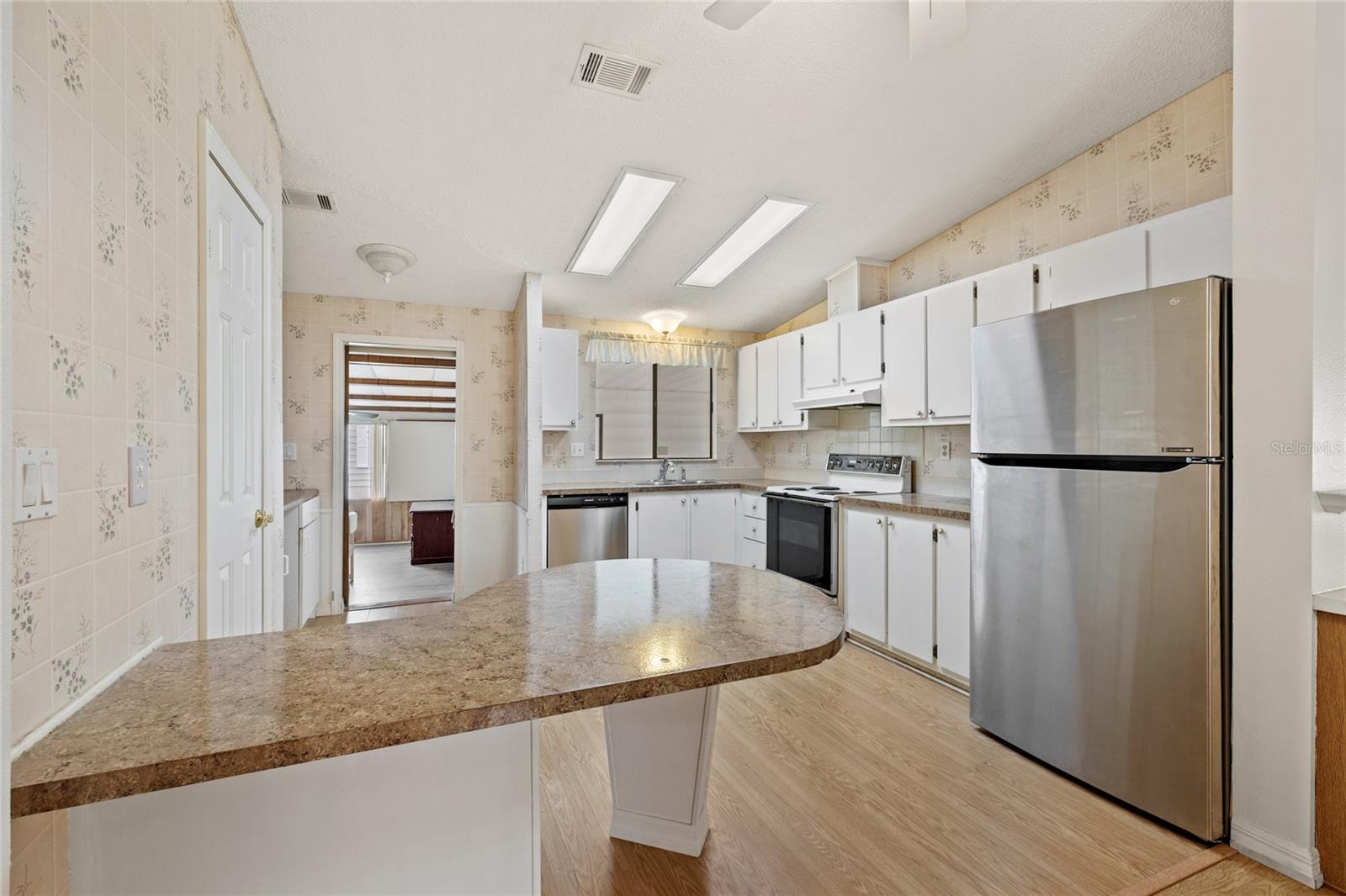 LADY LAKE ORANGE BLOSSOM GARDENS UNIT 09 - Residential