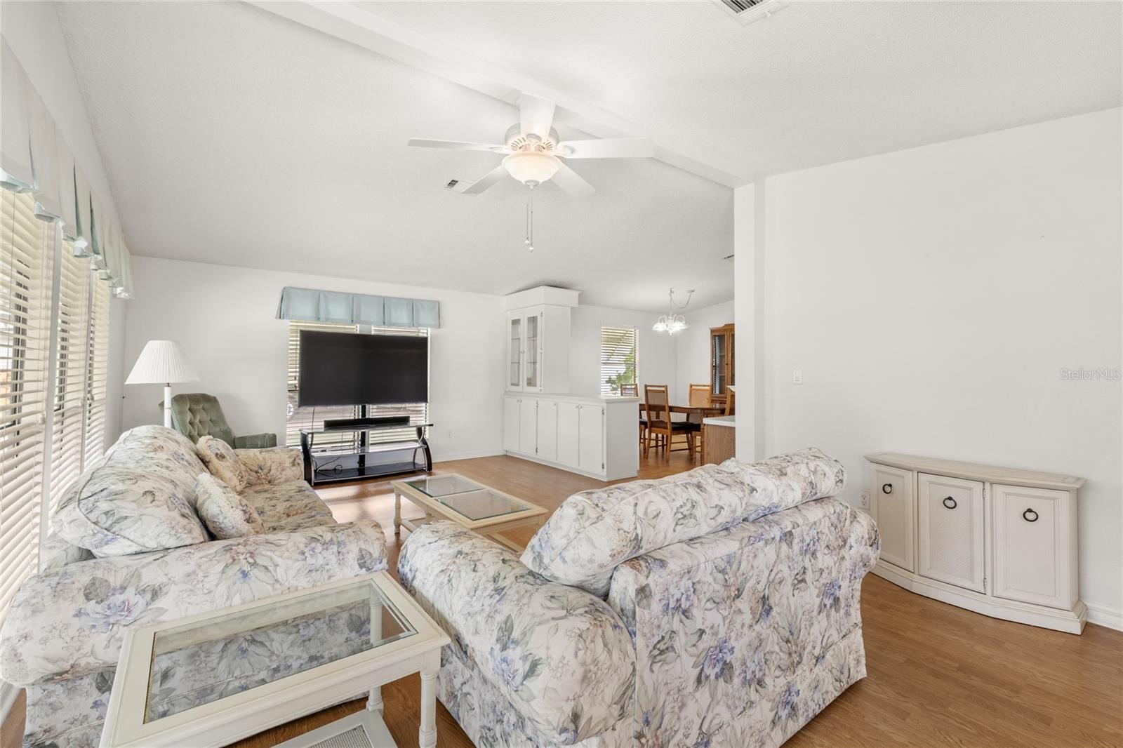 LADY LAKE ORANGE BLOSSOM GARDENS UNIT 09 - Residential