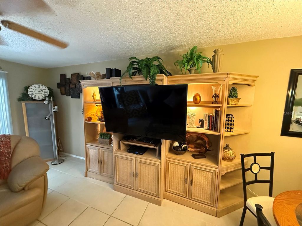 Photo of 390 301 Boulevard W #2C, Bradenton, FL 34205 (MLS # A4654898)