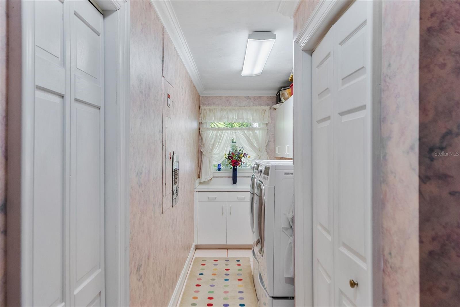 SNELL ISLE SHORES - Residential