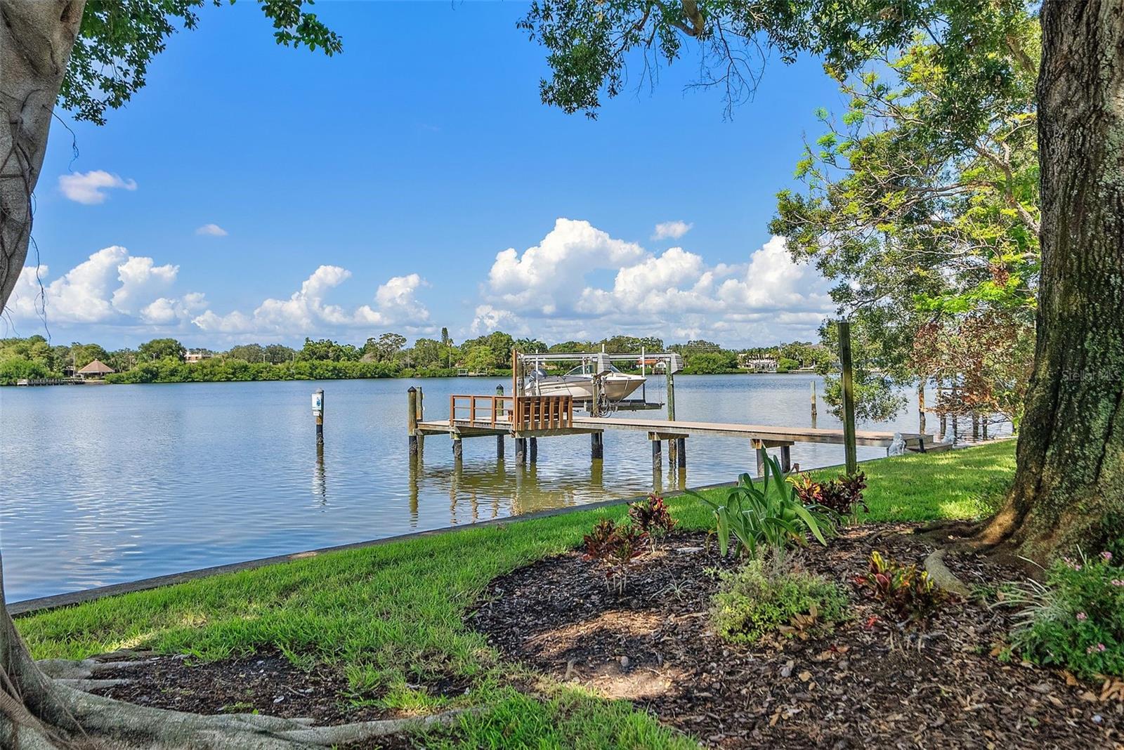 SNELL ISLE SHORES - Residential