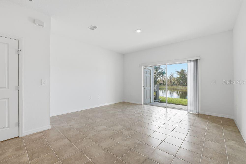 THE TOWNS AT FIRETHORN - Residential