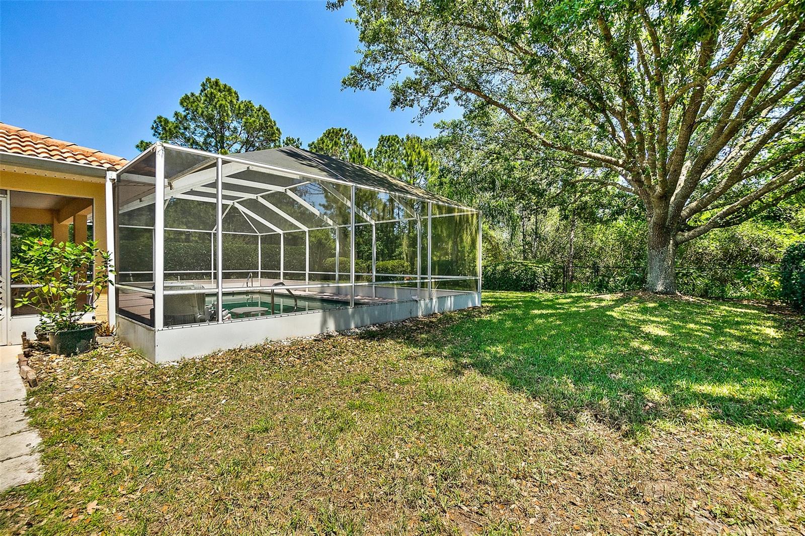 PALM HARBOR - Residential Lease