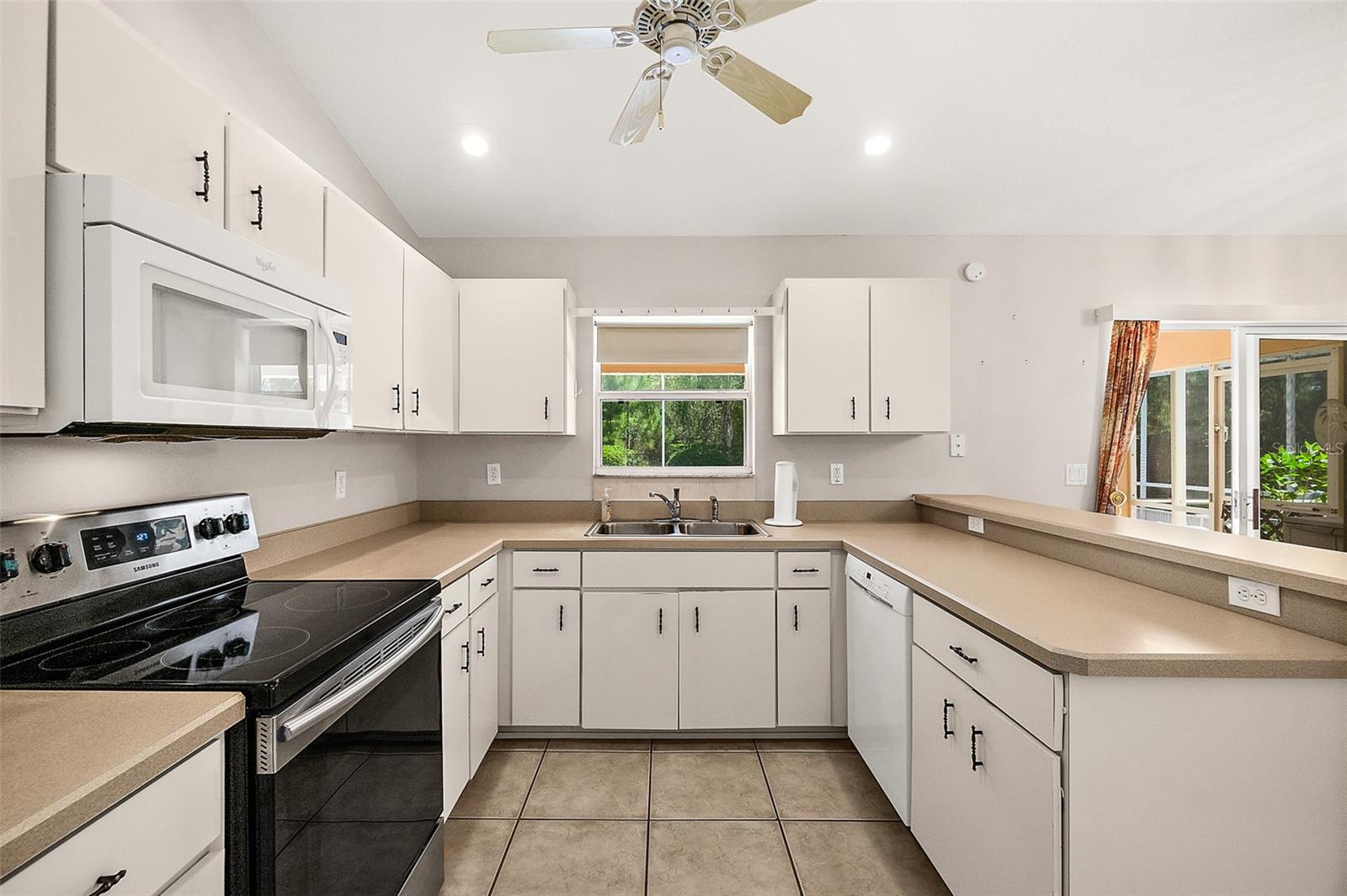 PALM HARBOR - Residential Lease