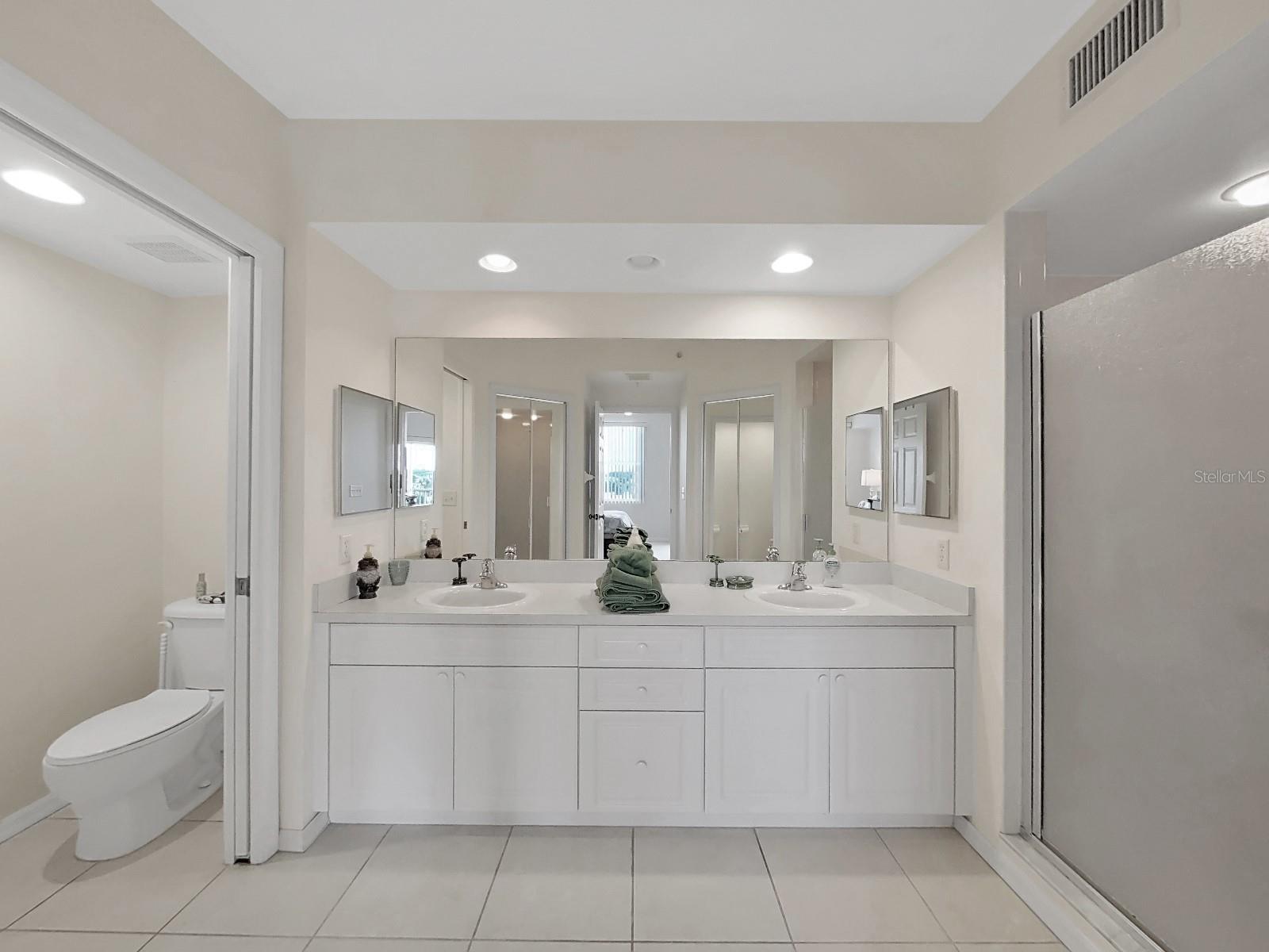 COUNTRY CLUB CONDO AT EAST BAY - Residential Lease