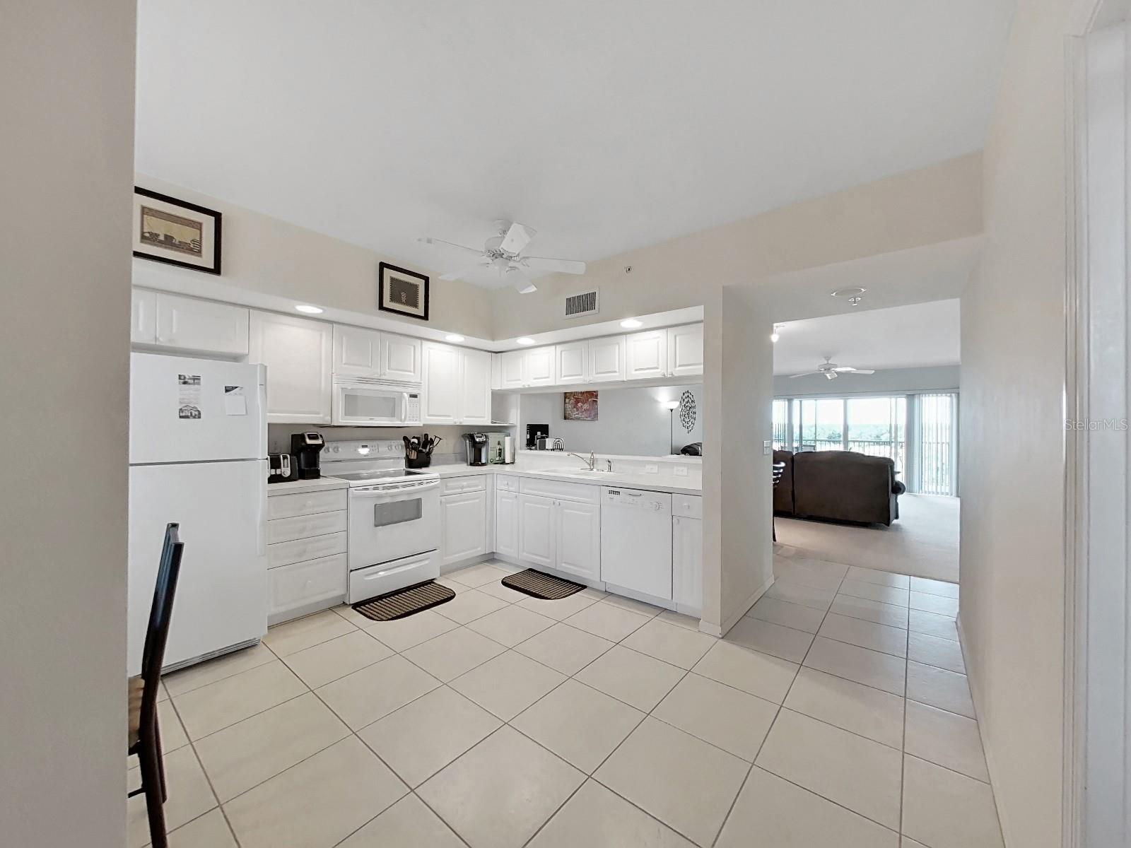 COUNTRY CLUB CONDO AT EAST BAY - Residential Lease