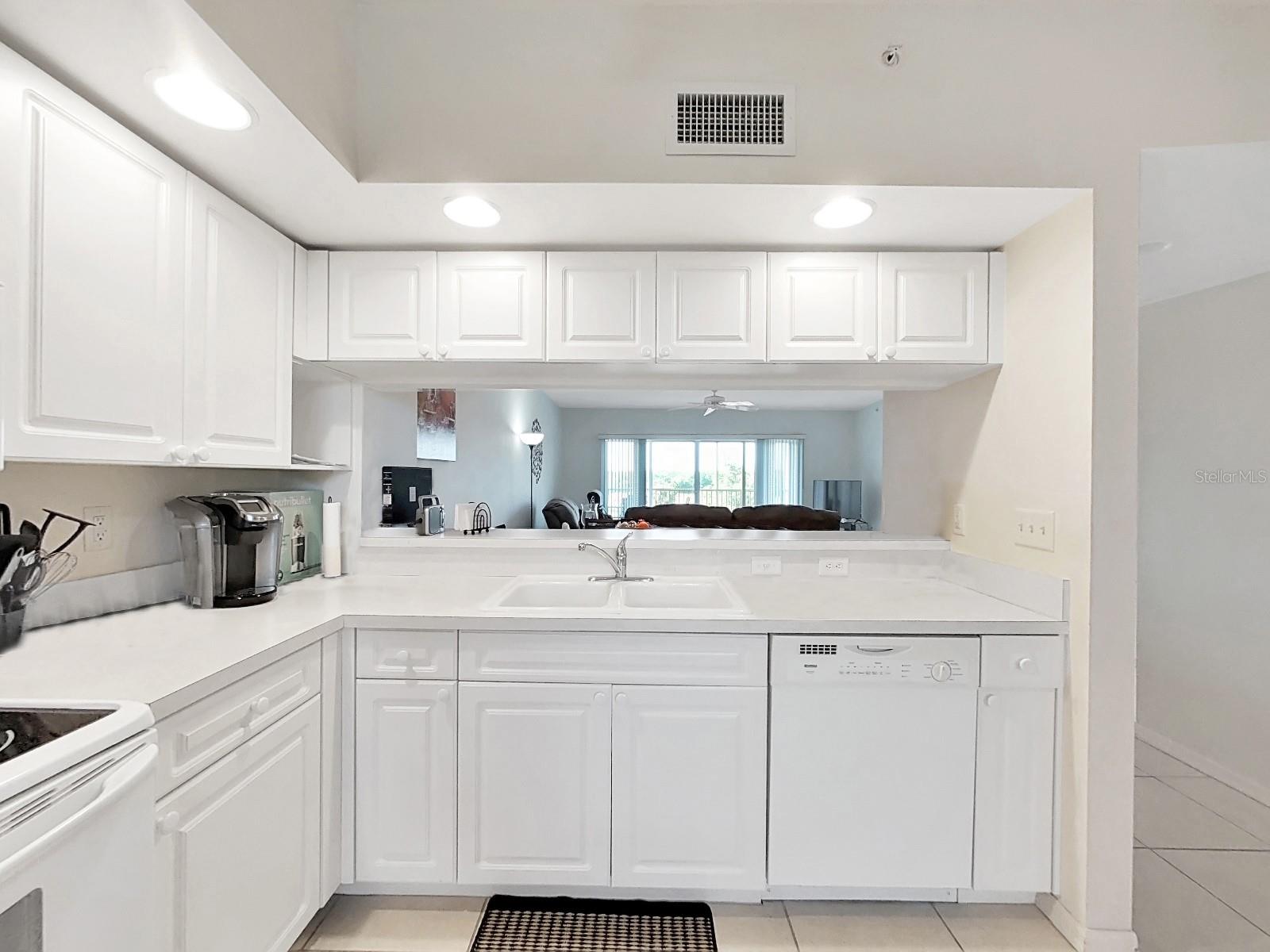 COUNTRY CLUB CONDO AT EAST BAY - Residential Lease