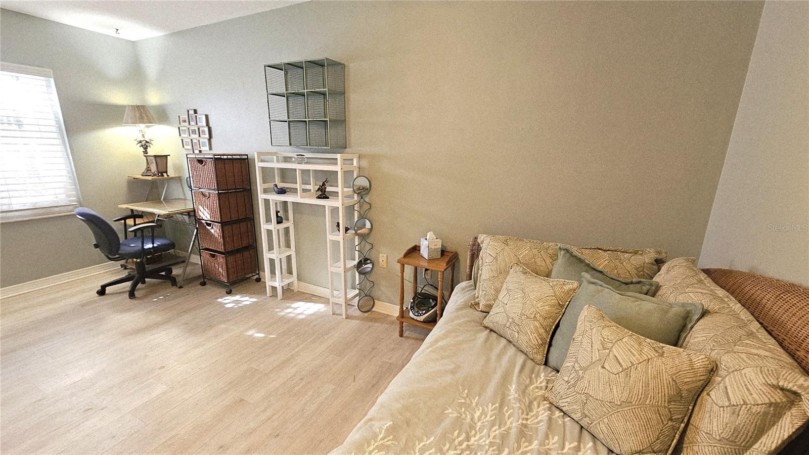 RIVERHOUSE - Residential Lease