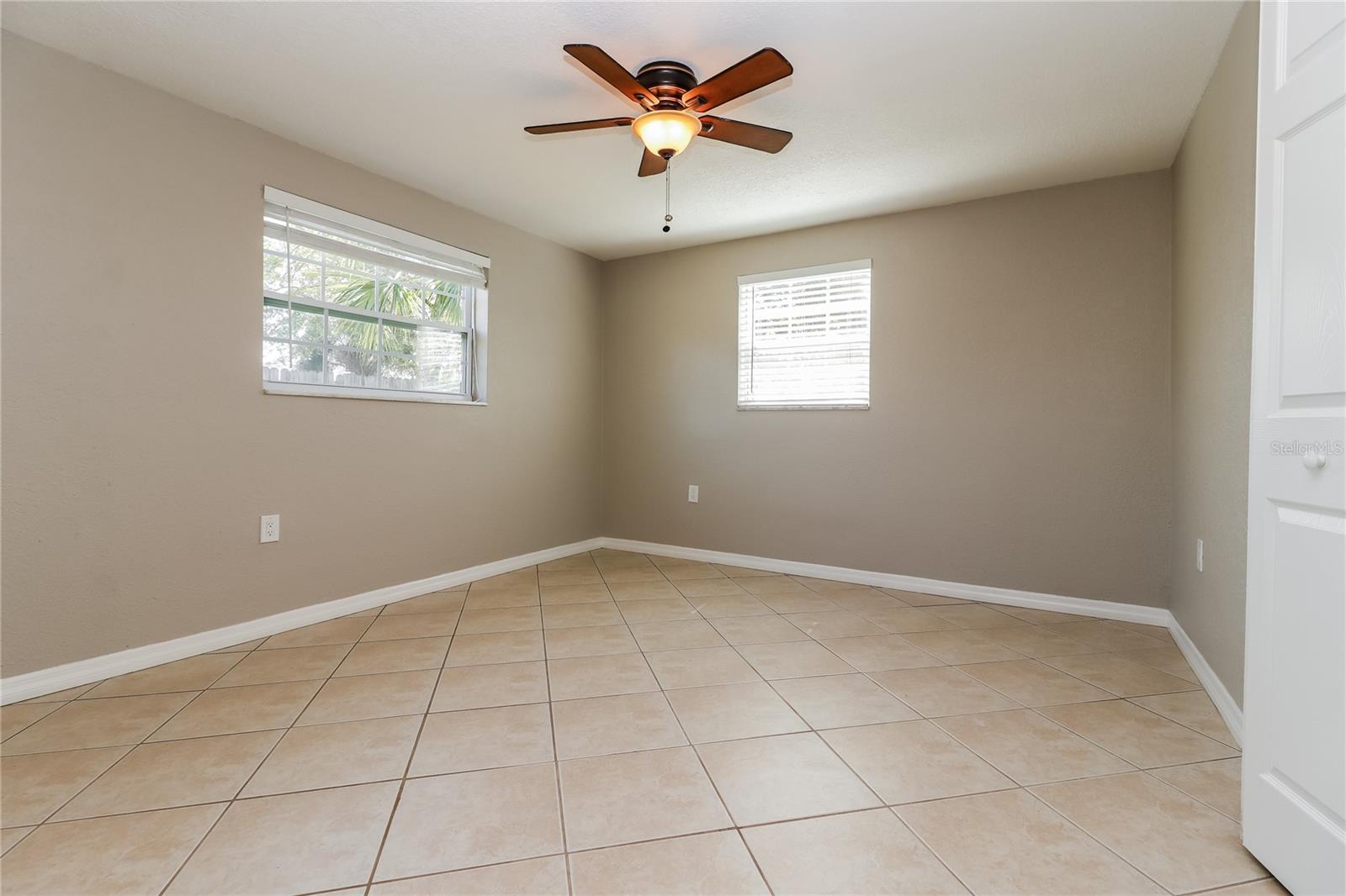 HOLIDAY LAKE ESTATES - Residential Lease