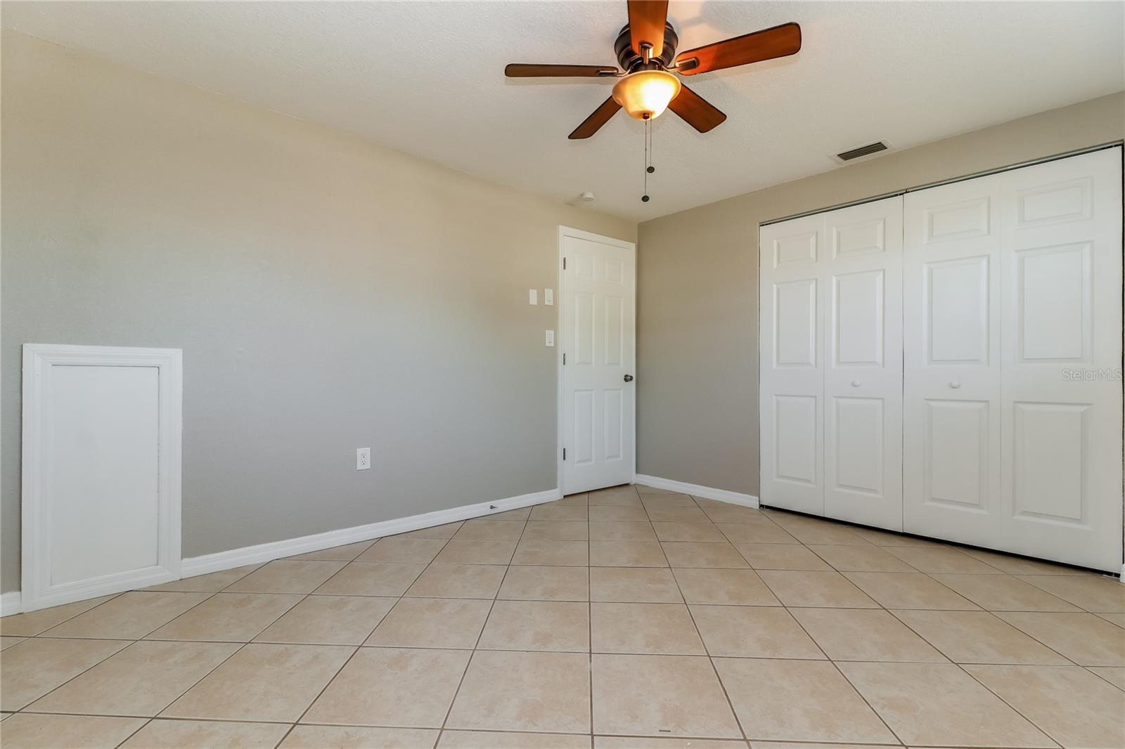 HOLIDAY LAKE ESTATES - Residential Lease