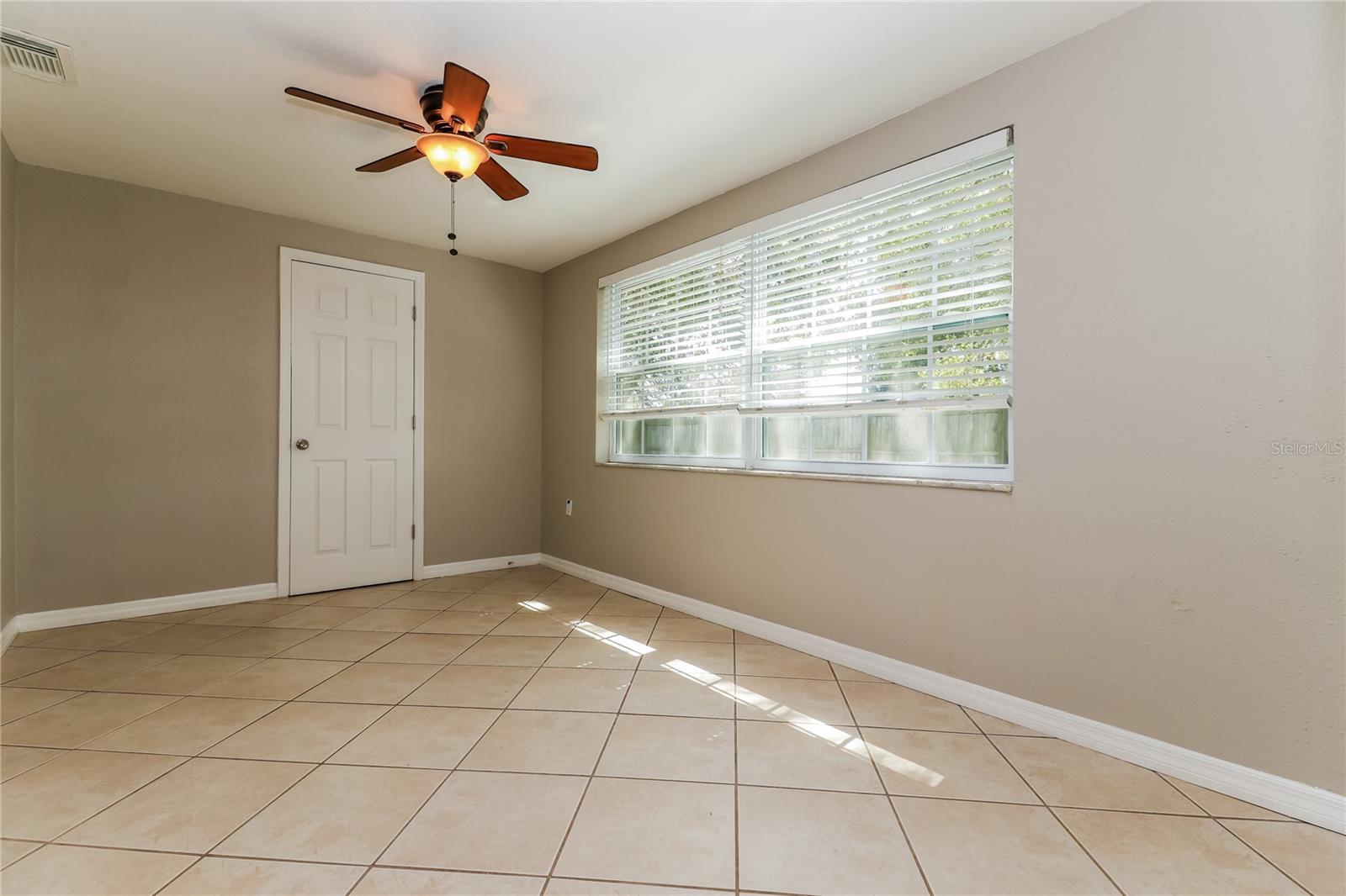 HOLIDAY LAKE ESTATES - Residential Lease