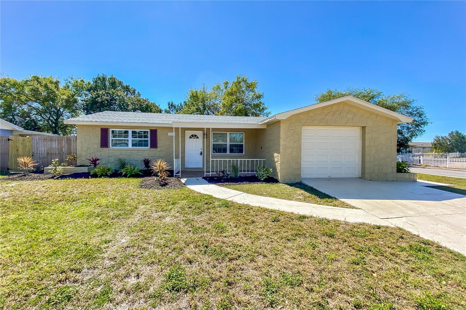 HOLIDAY LAKE ESTATES - Residential Lease