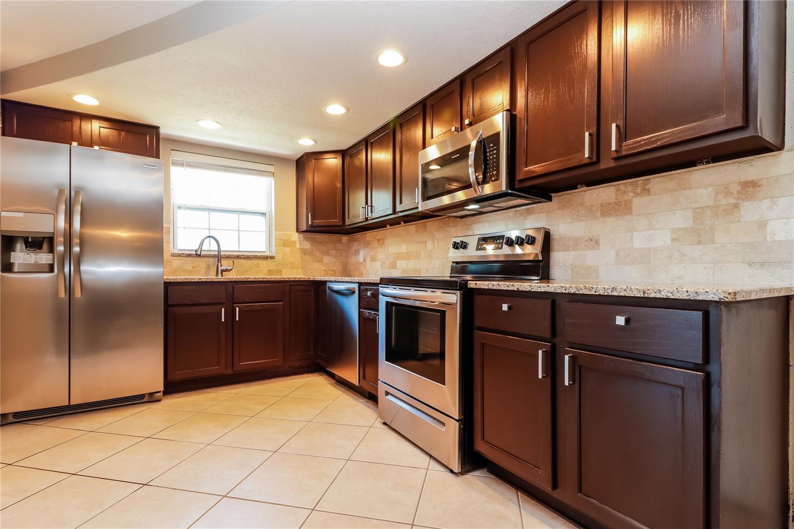 HOLIDAY LAKE ESTATES - Residential Lease