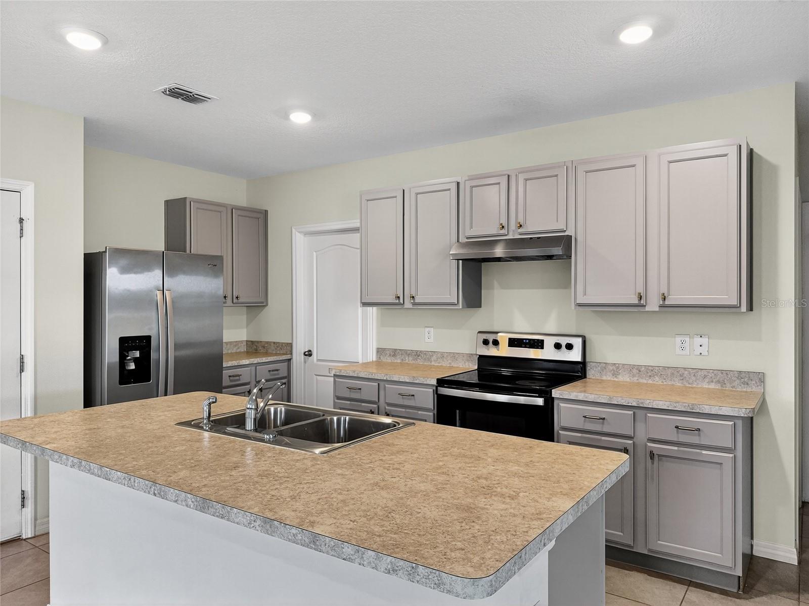 AVALON PARK TAVARES PH 1 - Residential Lease