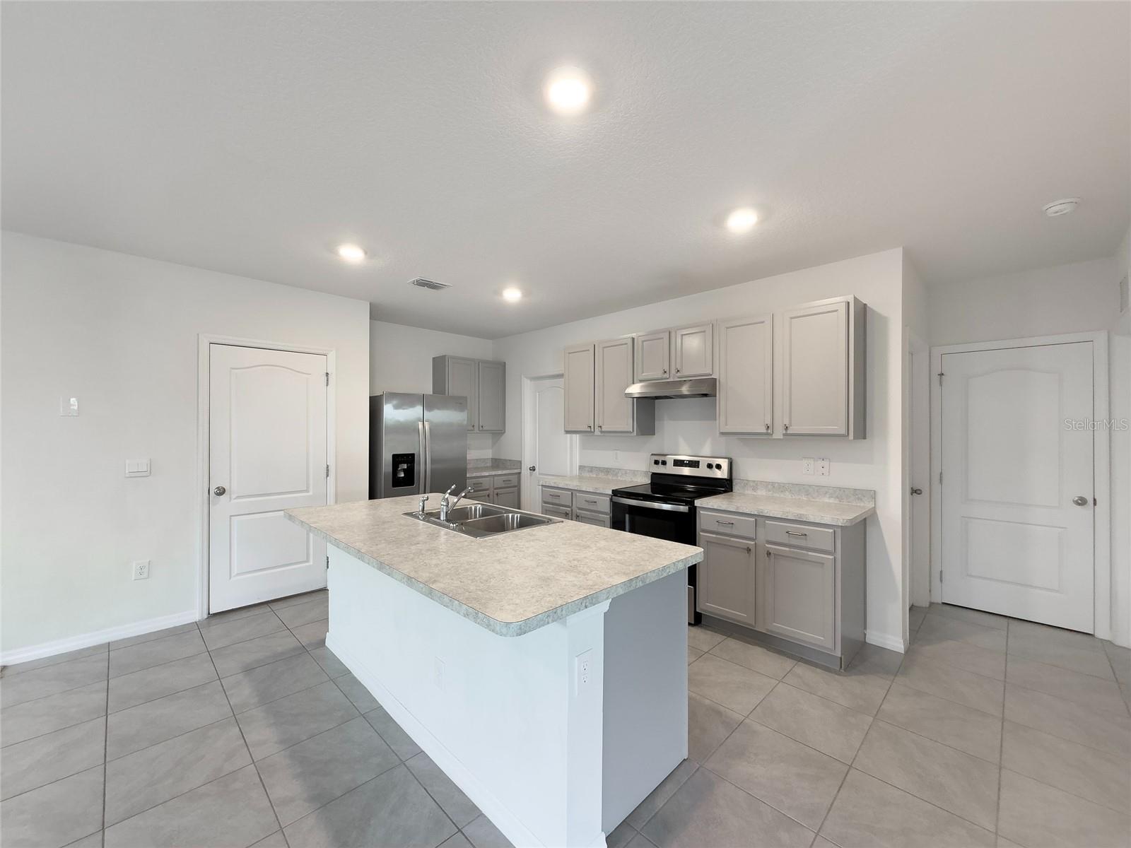 AVALON PARK TAVARES PH 1 - Residential Lease