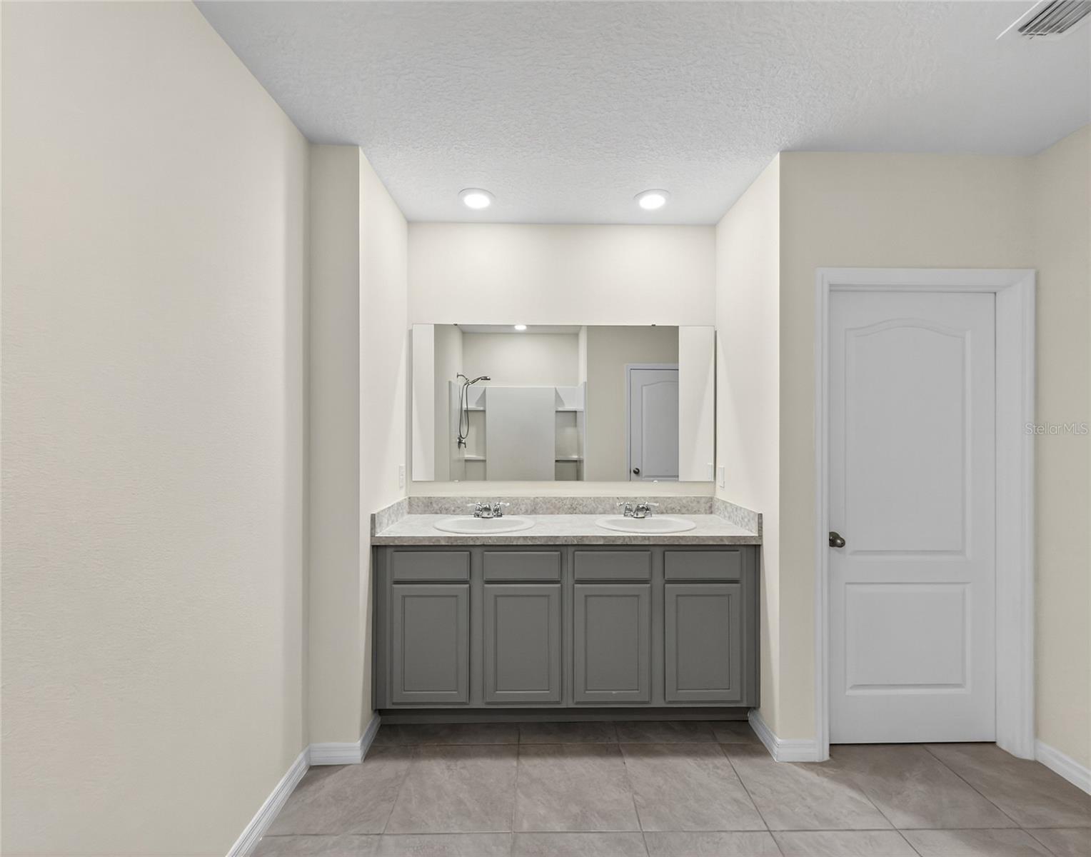 AVALON PARK TAVARES PH 1 - Residential Lease