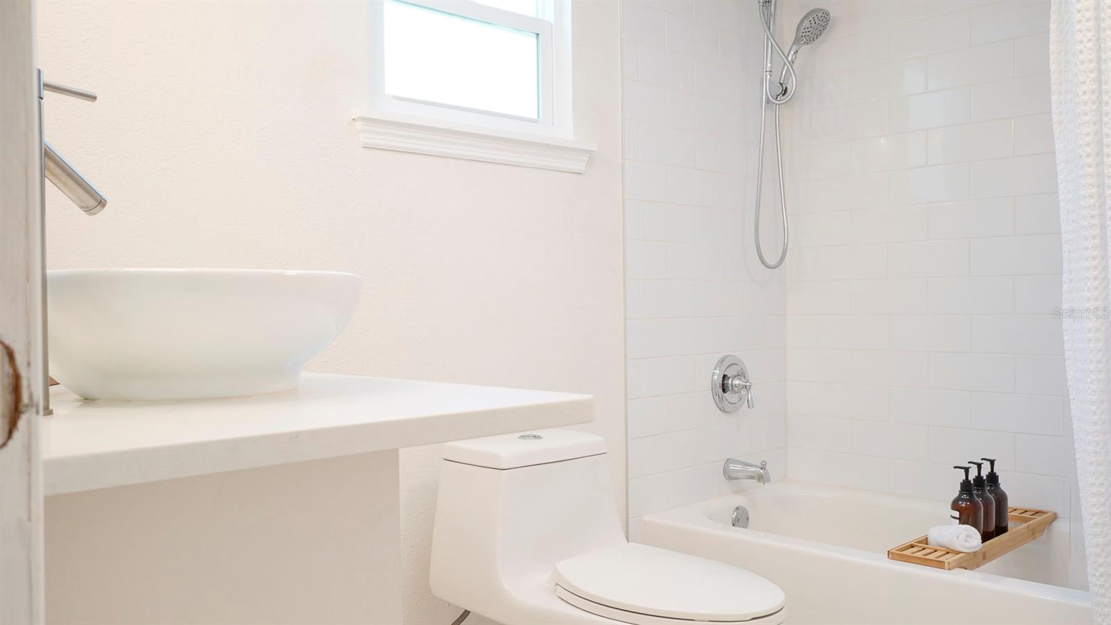 PASADENA ESTATES - Residential Lease