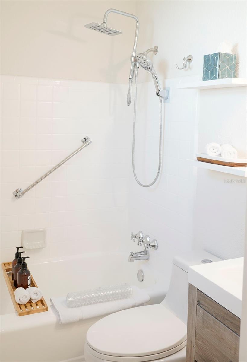 PASADENA ESTATES - Residential Lease