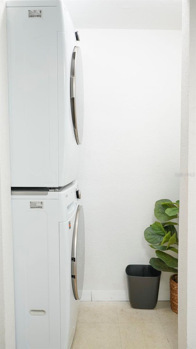 PASADENA ESTATES - Residential Lease