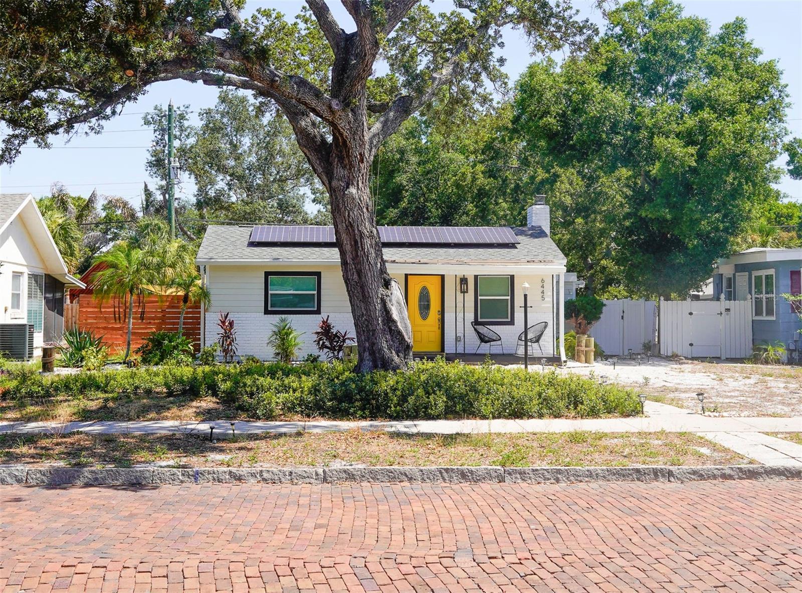 PASADENA ESTATES - Residential Lease