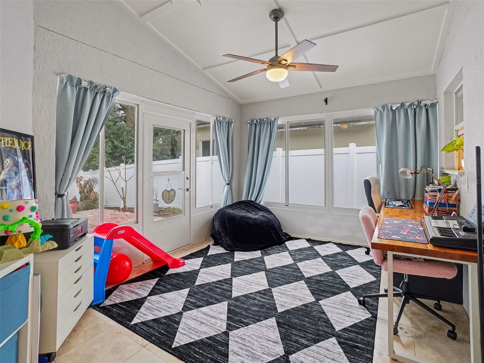 CRYSTAL CREEK UNIT 1 - Residential