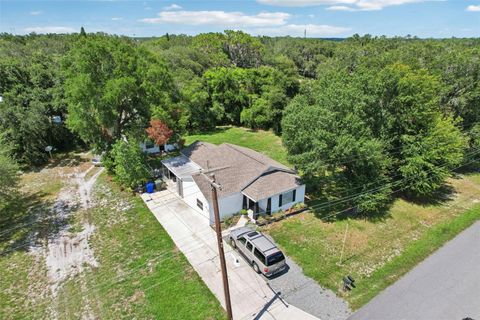 A home in LAKELAND