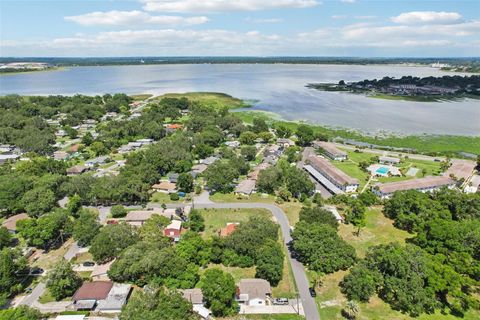 A home in LAKELAND