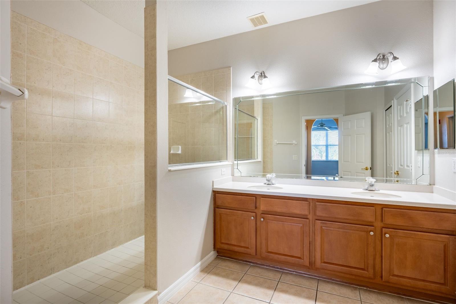 VERANDA II/LK HART - Residential