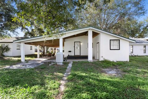 A home in WINTER HAVEN