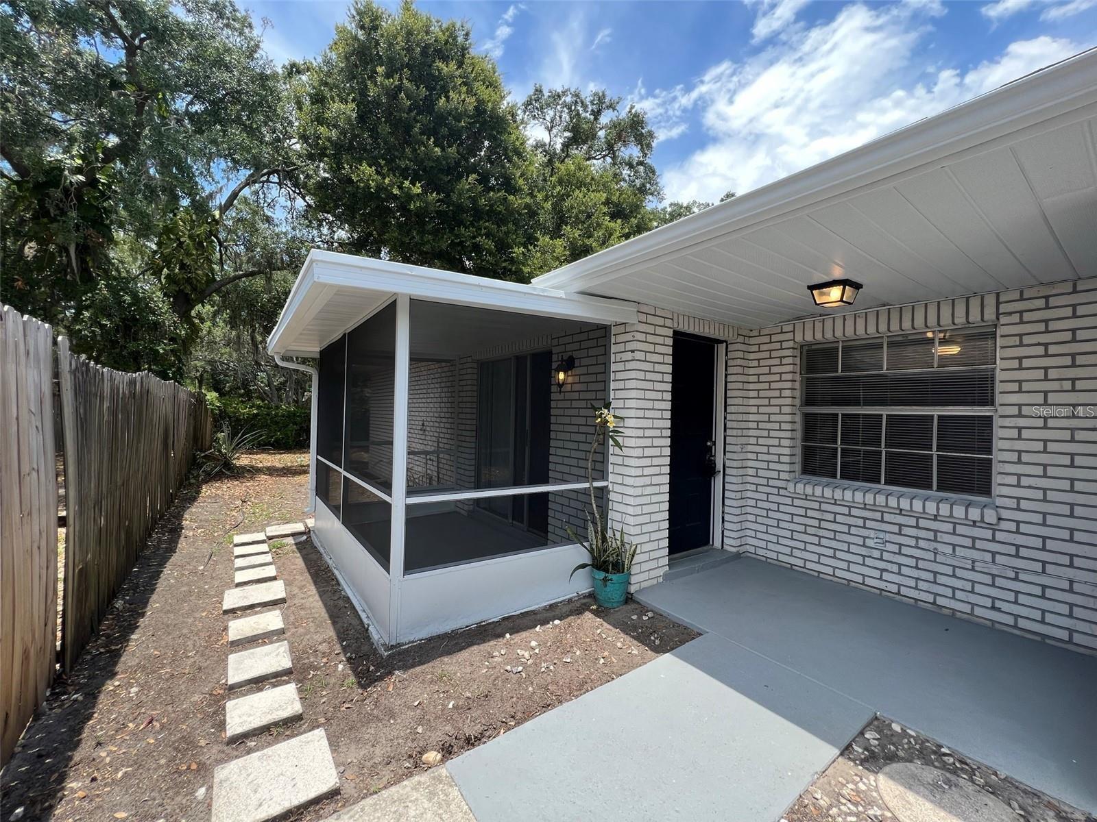 BLOOMINGDALE VILLAS UNIT 1 - Residential Lease