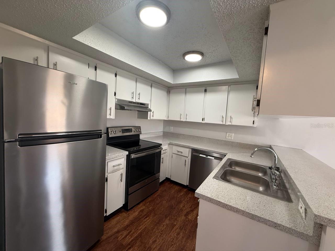 BLOOMINGDALE VILLAS UNIT 1 - Residential Lease