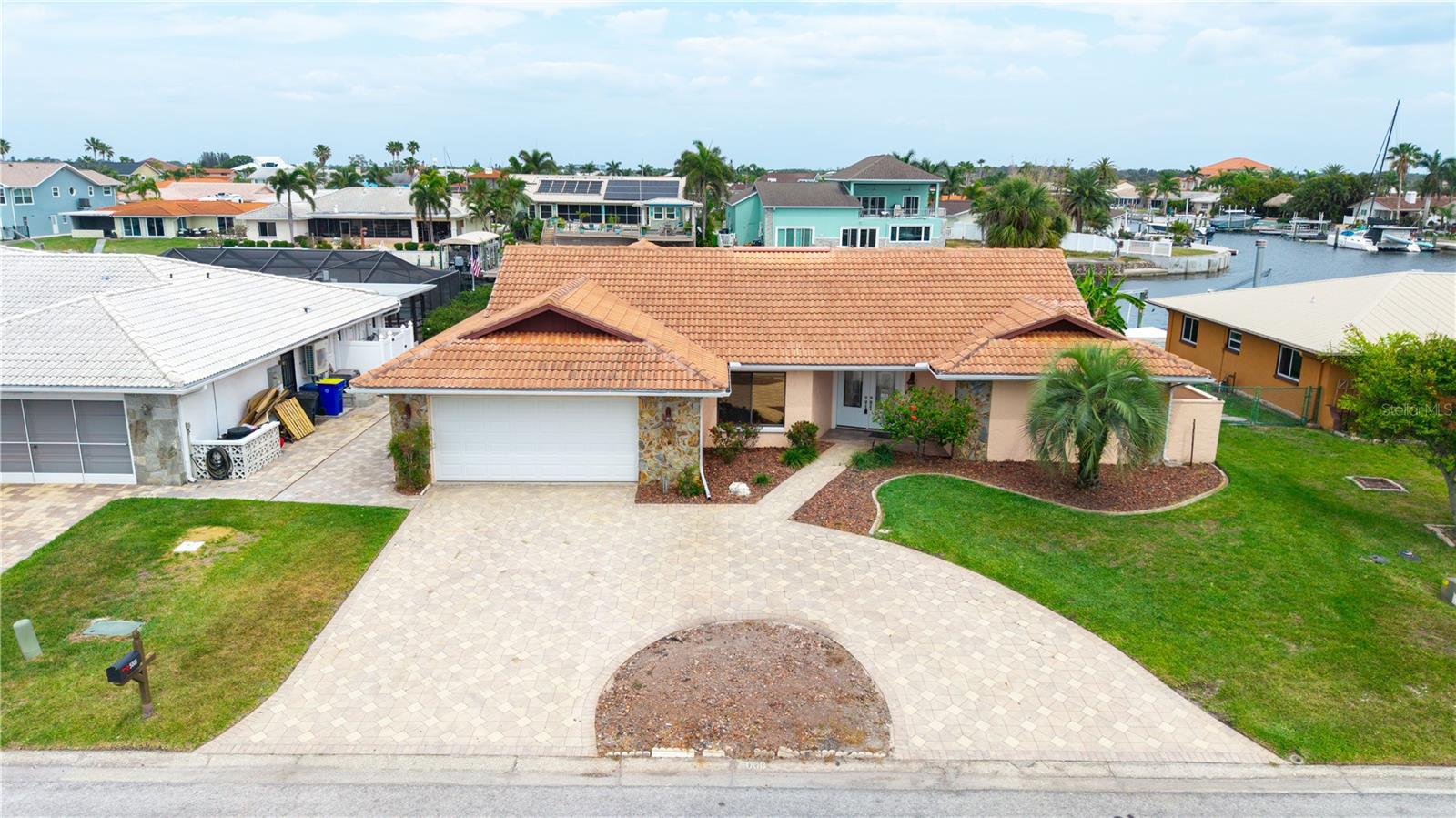 FLOR A MAR - Residential Lease