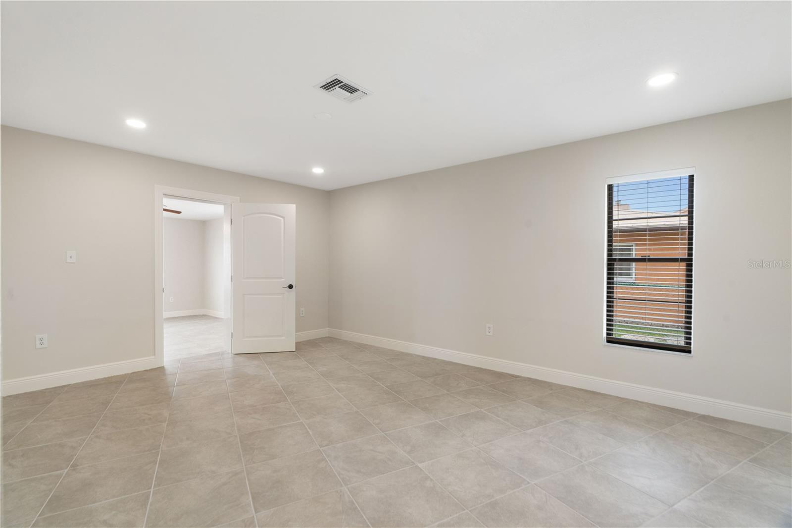 FLOR A MAR - Residential Lease
