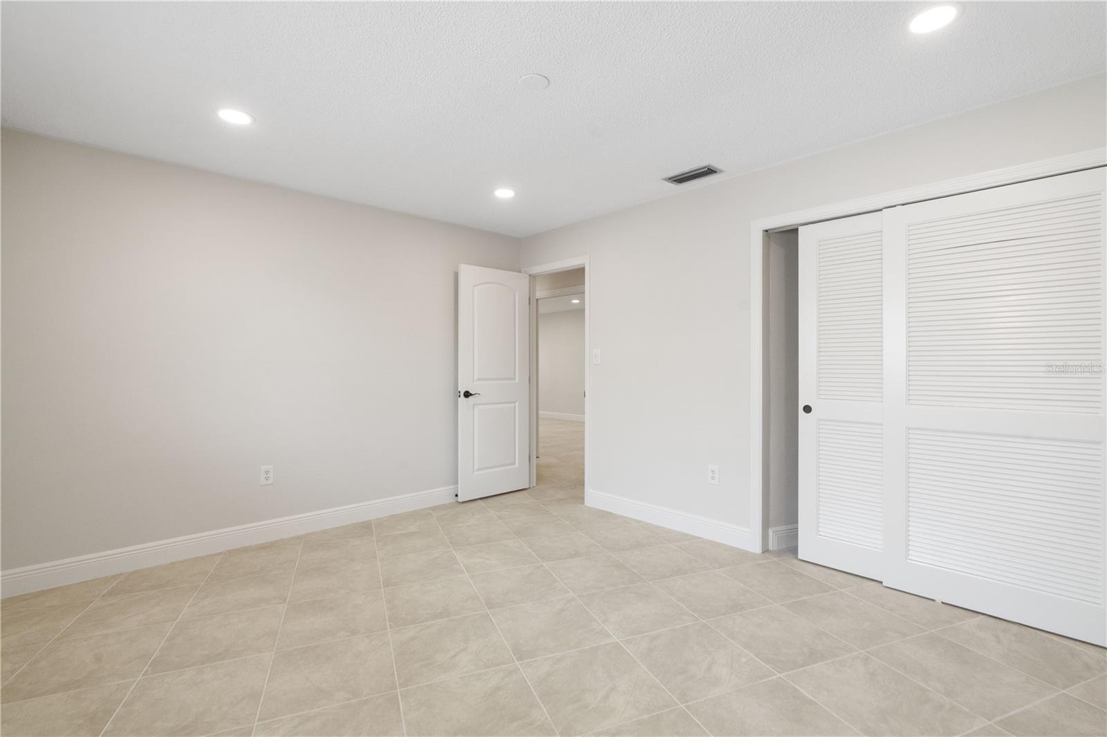 FLOR A MAR - Residential Lease