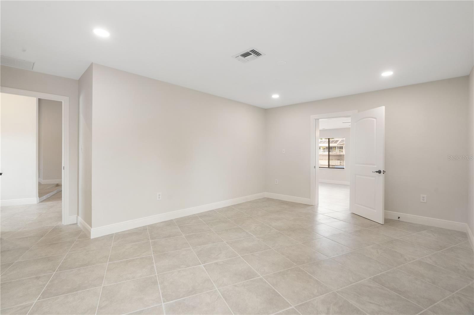FLOR A MAR - Residential Lease