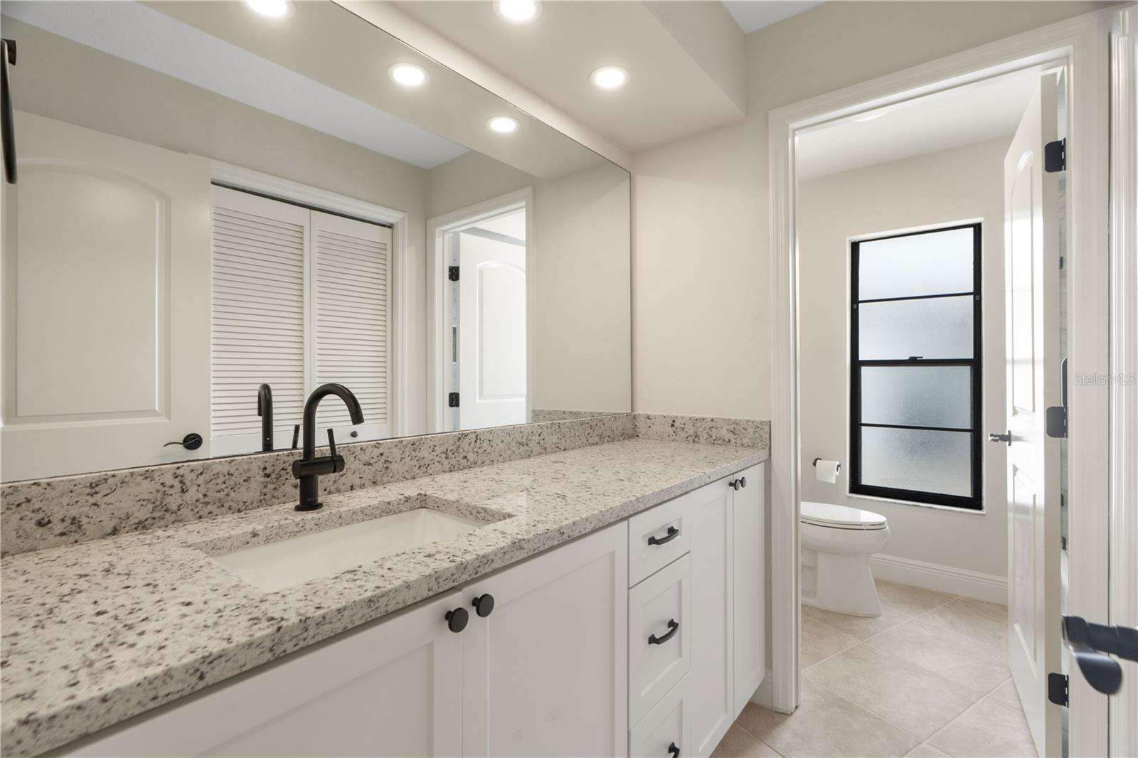 FLOR A MAR - Residential Lease
