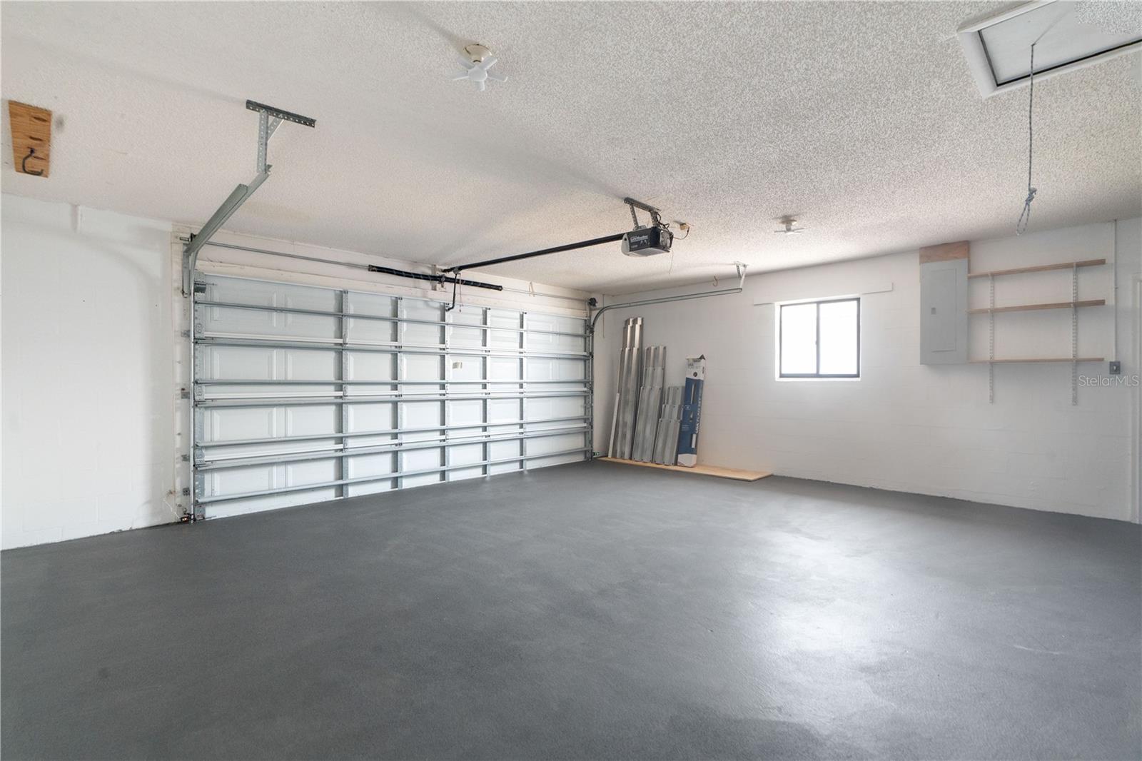 FLOR A MAR - Residential Lease