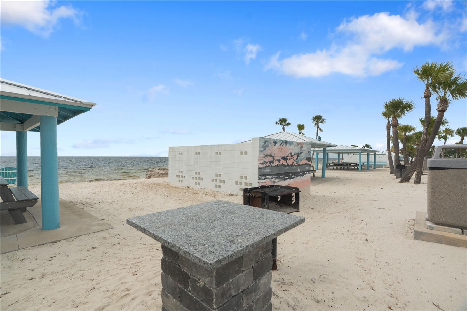 FLOR A MAR - Residential Lease