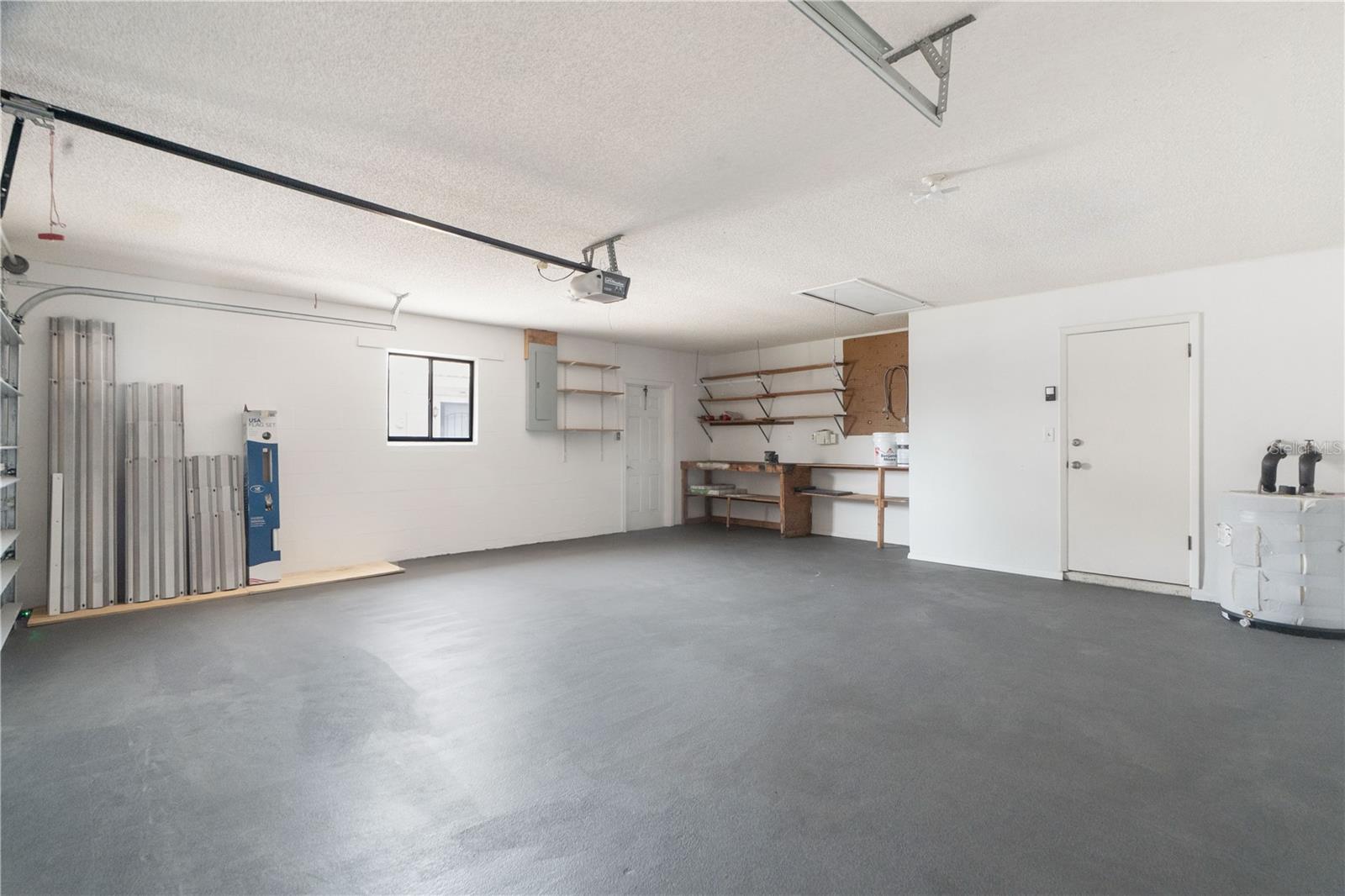 FLOR A MAR - Residential Lease