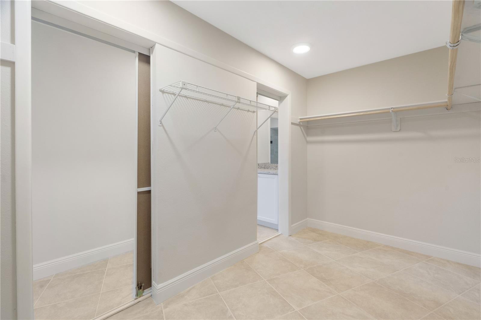 FLOR A MAR - Residential Lease
