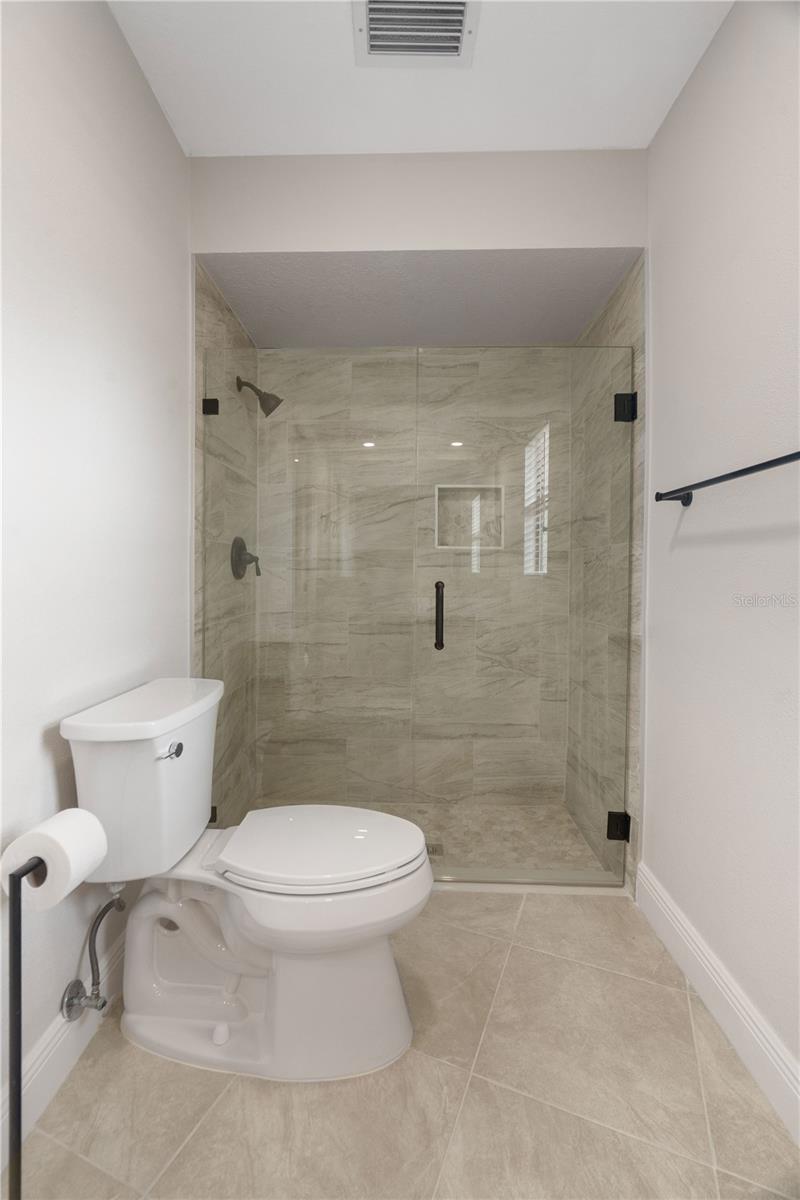 FLOR A MAR - Residential Lease