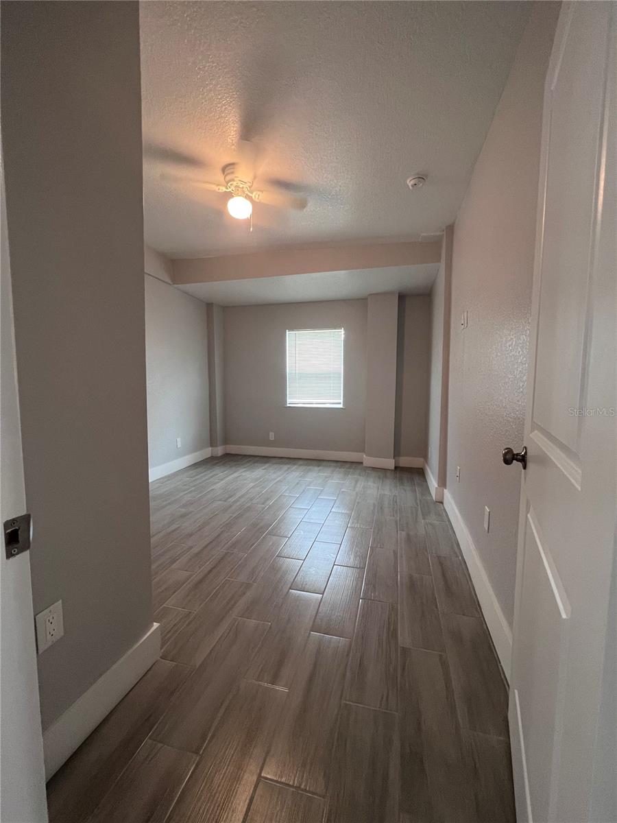KINGSWOOD MANOR 1ST ADD - Residential Lease