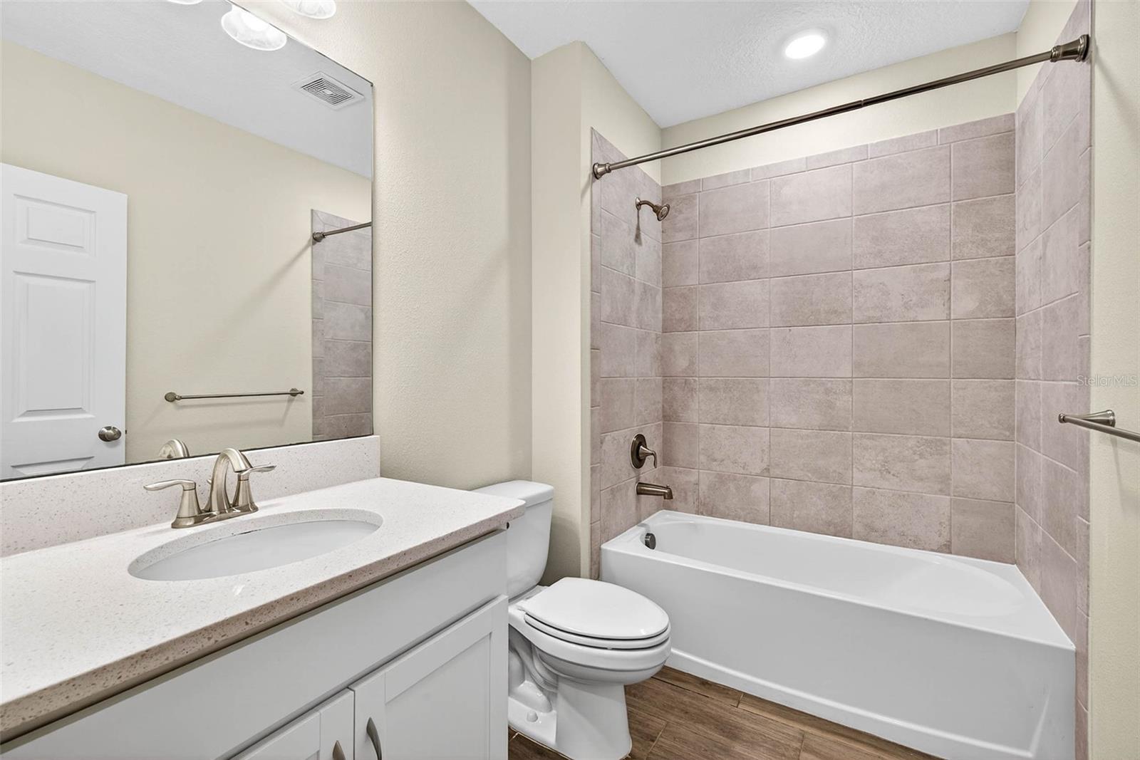 TREVESTA PH IIIB - Residential Lease