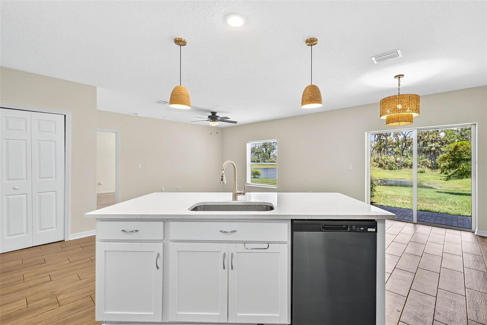 TREVESTA PH IIIB - Residential Lease