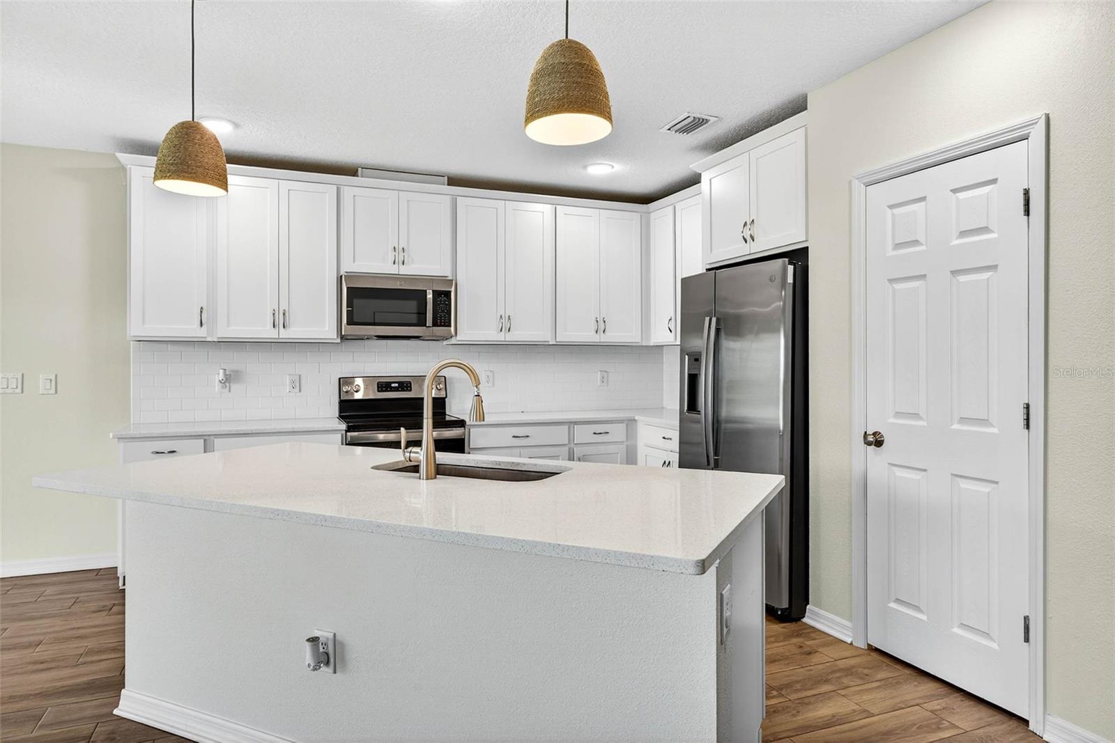 TREVESTA PH IIIB - Residential Lease