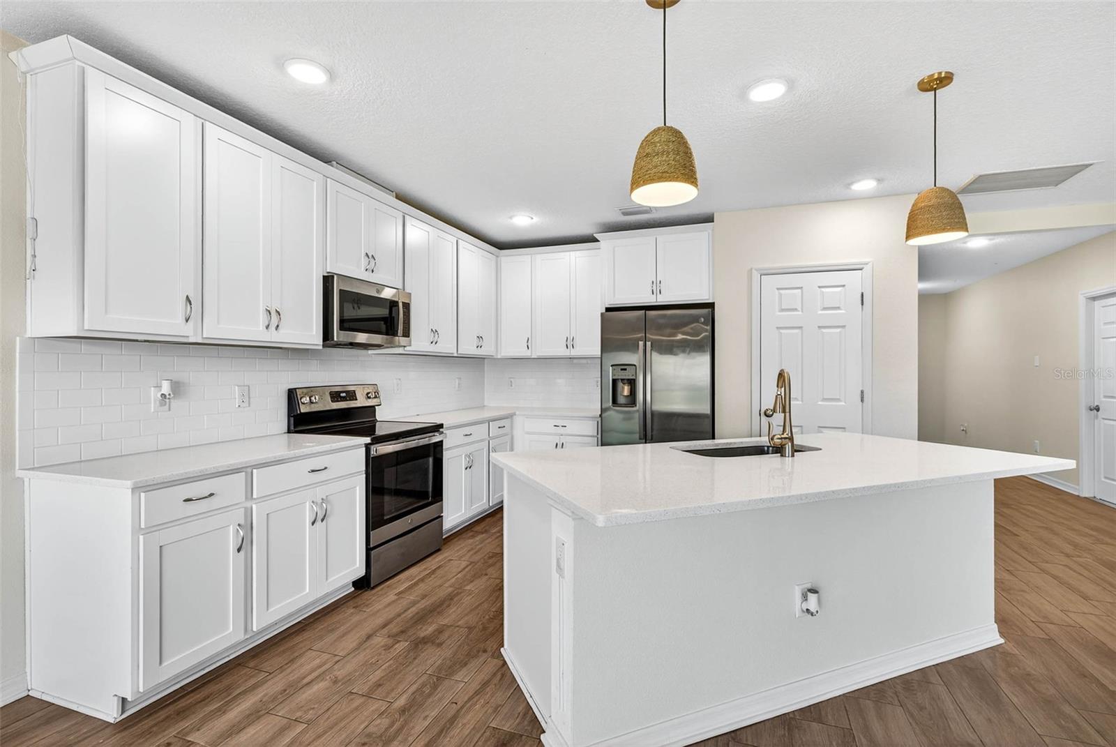 TREVESTA PH IIIB - Residential Lease