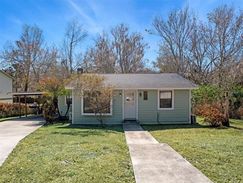 Photo of 102 Vine Street, Oviedo, FL 32765 (MLS # O6381094)