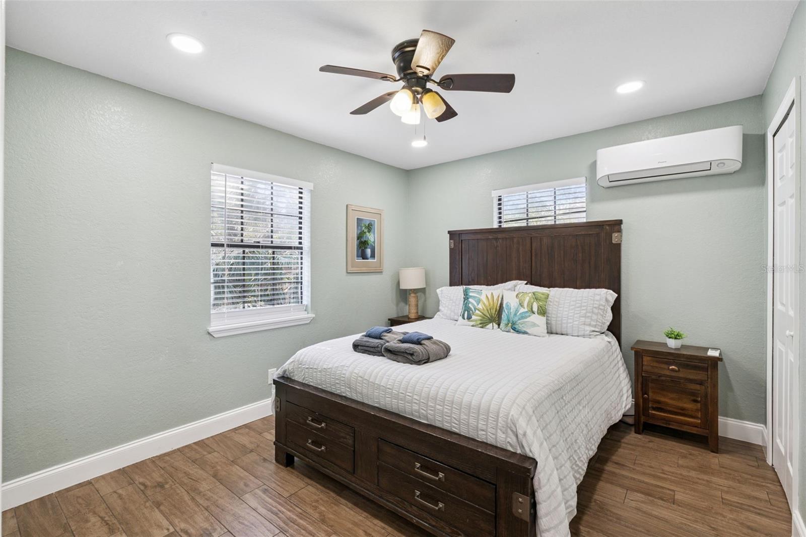 OAK RIDGE - Residential