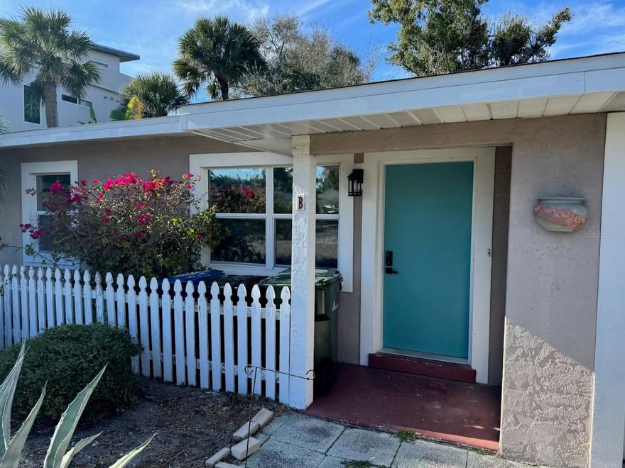 Newly redone, great location near Venice and lots of restaurants. Easy drive to Nokomis beach