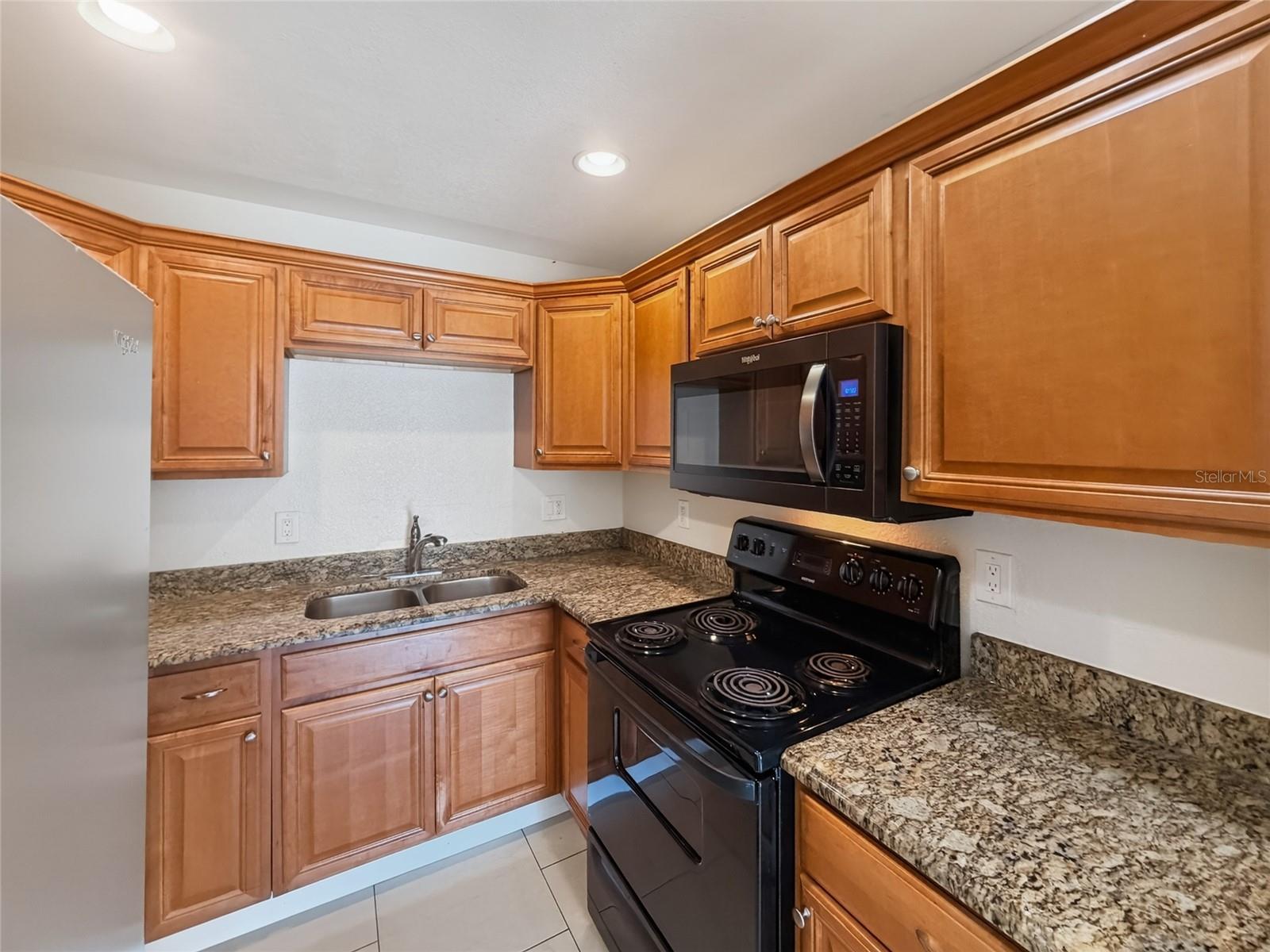 2266 BAY STREET 2266